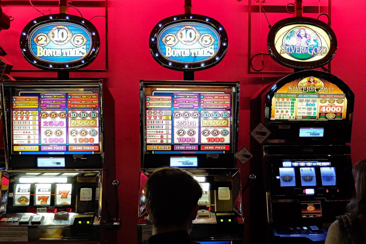 Tampilan detail bonus round Mega Sevens di slotbaru menunjukkan putaran gratis dan animasi pengganda hadiah